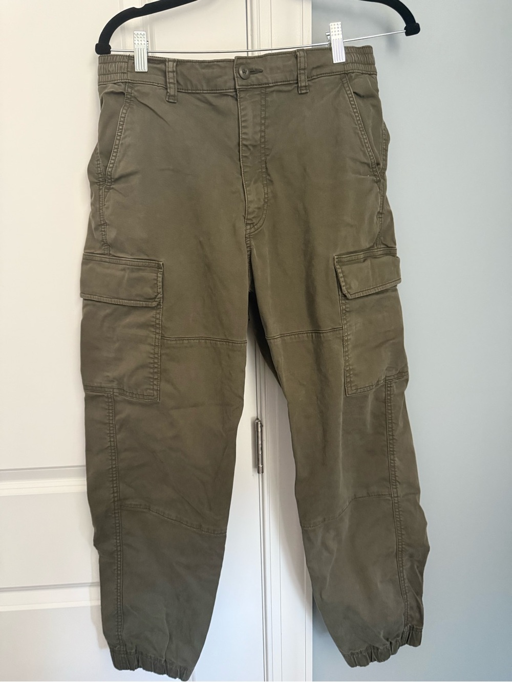 Uniqlo Olive Green Cargo Pants with Elastic Cuffs